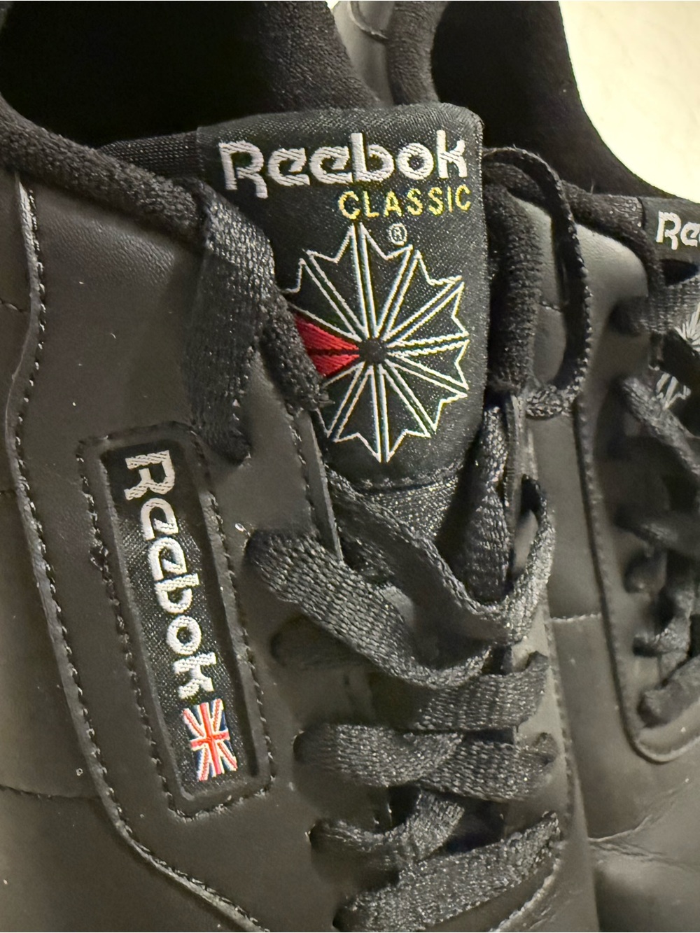 Women’s size 8 Reebok Classic Black Retro Low-Top Leather Sneakers
